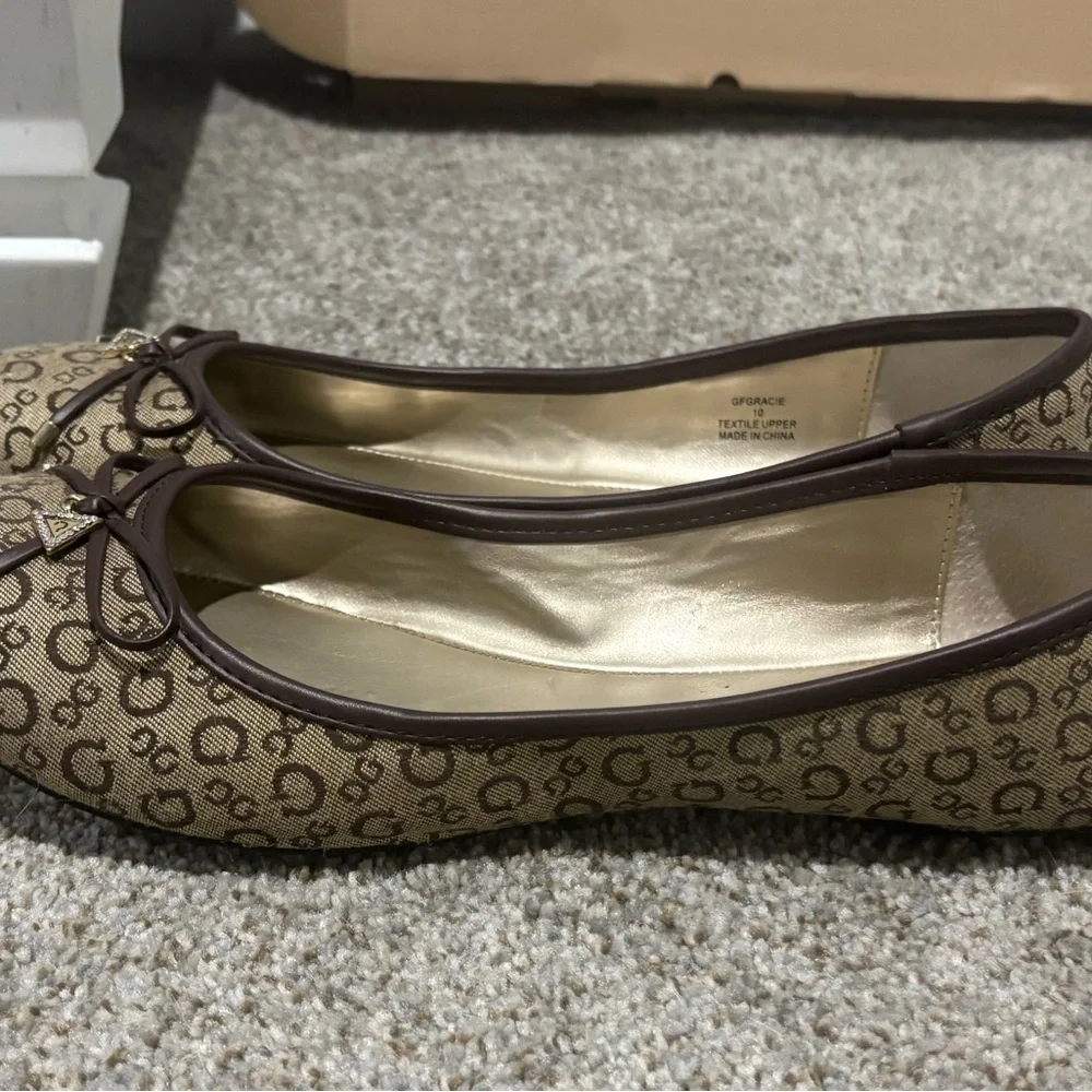Guess Women's Tan and Brown Logo Flats - Picture 3 of 5